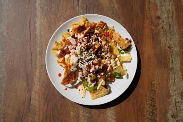Ahi Tuna, Avocado, Cucumber & Bell Pepper, Jalapeño, Cucumber Wasabi Aioli, Sambal Aioli, Sriracha, Ponzu, Sesame Oil, Crispy
Wonton Chips
